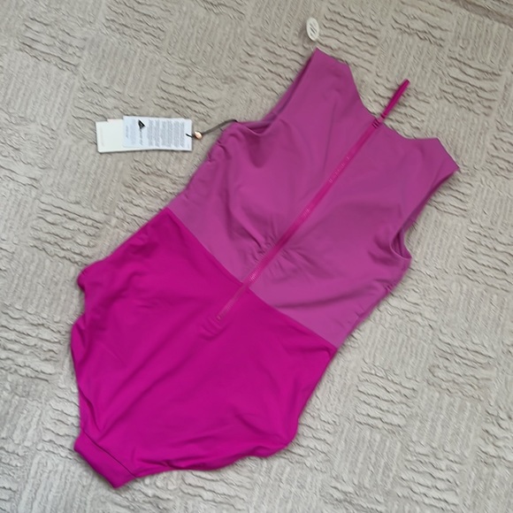 CALIA Women's High Neck Zip Back One Piece Swimsuit,
New with tags Size 8 - Picture 7 of 16